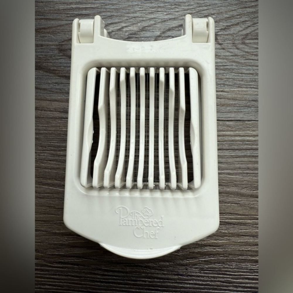 Pampered Chef Egg‎ Slicer